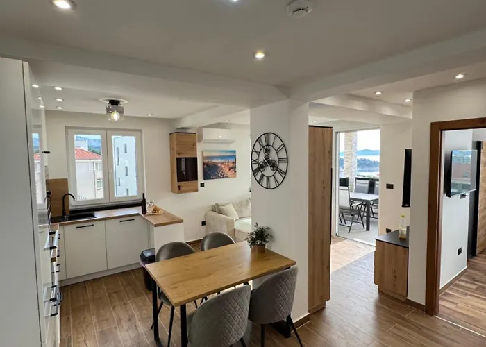 Mariva - 22 Макарська